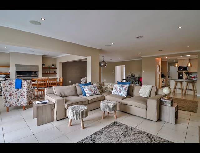 3 BEDROOM TOWNHOUSE RENTED IN SOUTH END